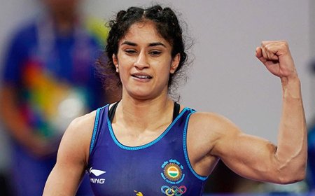 Vinesh Phogat Makes Her Mark: Qualifies for Finals