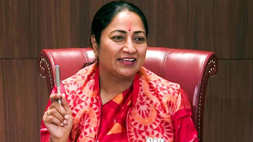 Rekha Gupta Assaulted at Delhi Public Event Over Stray Dog Dispute