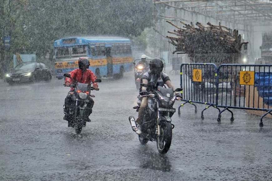 Record Rainfall in Kolkata: 3 Electrocuted, Schools Closed, Metro Service Hit  Full Situation Report