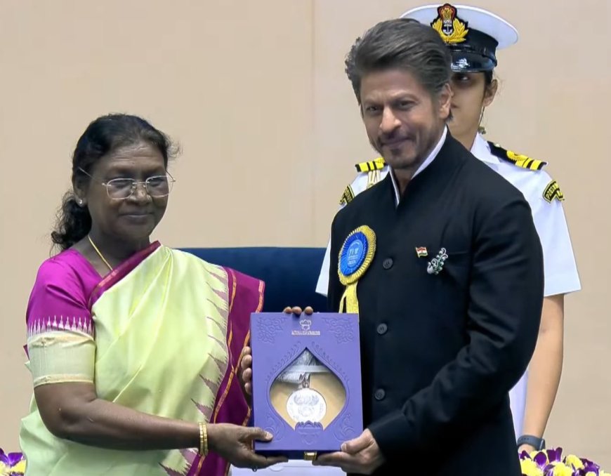 President Murmu honors Shah Rukh Khan, Rani Mukerji, Vikrant Massey & Mohanlal at 71st National Film Awards celebrating excellence in Indian cinema.
