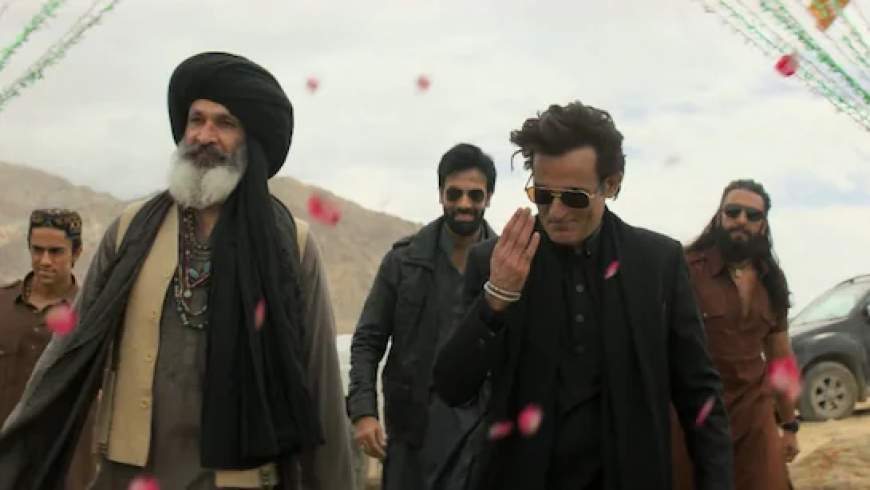 Dhurandhar Pirated DVDs Selling For Rs 16 In Pakistan. Watch Viral Video